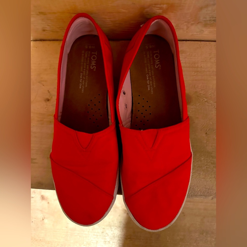 Toms Cupsole slip ons - women’s 8.5